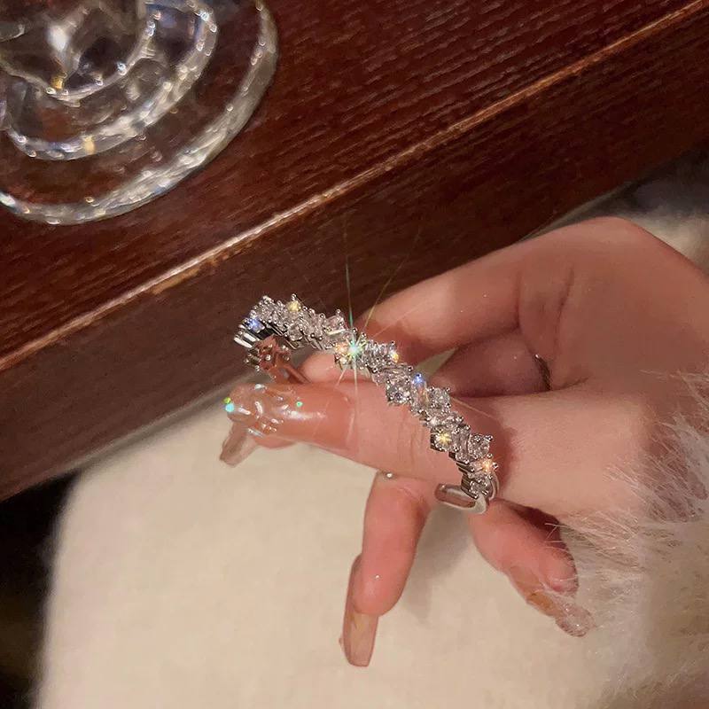 Asymmetric Crystal-Textured Bangle – Irregular Star-Inspired Detailing